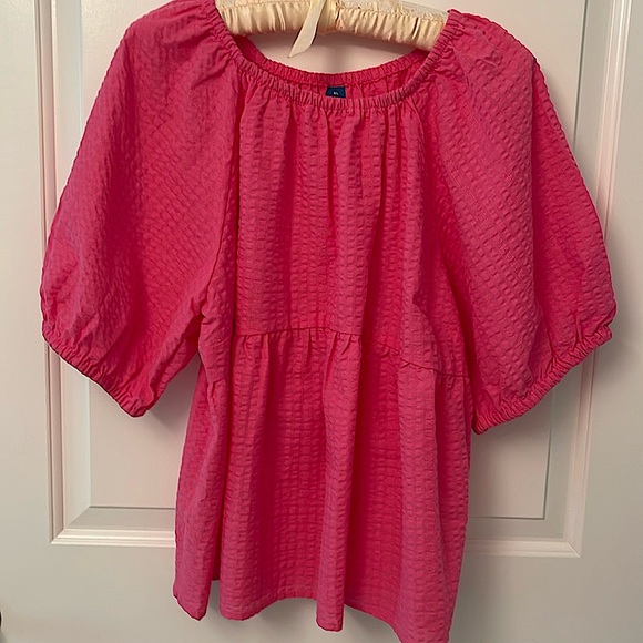 Old Navy Tops - Old Navy Pheasant Blouse/sear sucker fabric